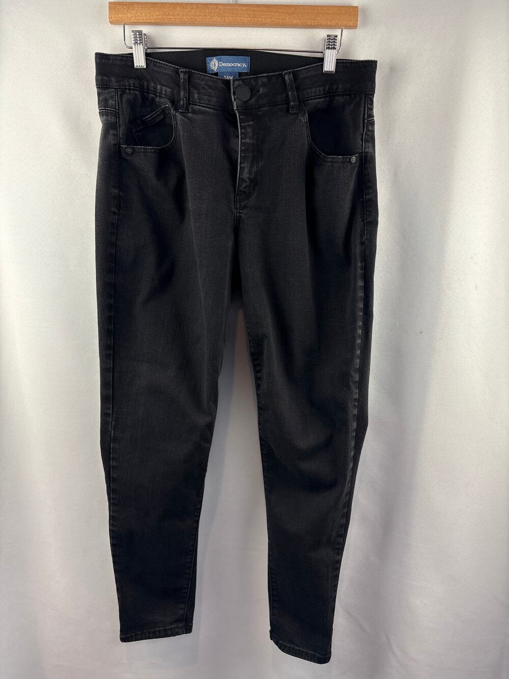 Women’s Democracy Size 14W Black Straight Leg Jeans